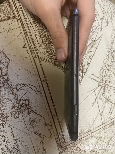 iPhone 8, 64 ГБ