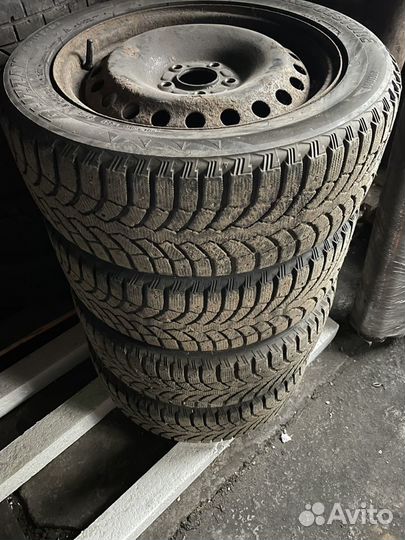 Bridgestone Blizzak Spike-01 205/55 R16 91T