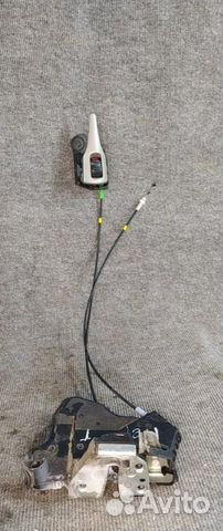 Замок двери передний правый Toyota Auris E150