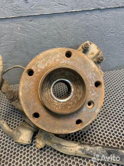 Кулак поворотный передний левый Bmw 335 Xi E92 N54