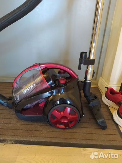 Пылесос Мультициклон. 2200 Вт. 2019 год