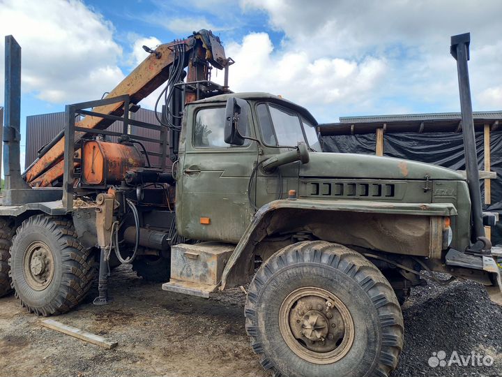 Урал 4320 с КМУ, 1983