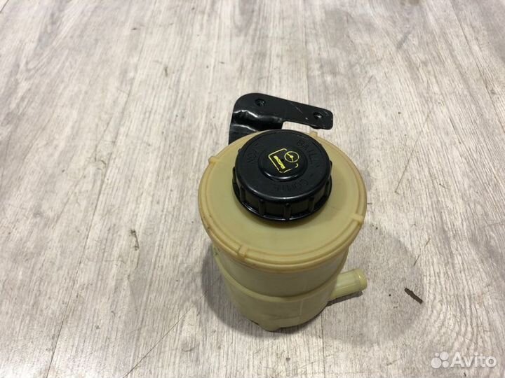 Бачок гидроусилителя Лада Ларгус K7M 410