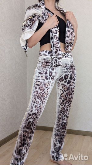 Леопардовый спортивный костюм