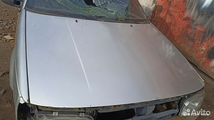 Капот Volkswagen Passat b3