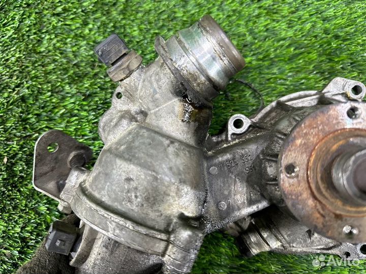 Помпа Bmw 7 E66 N62B44 2002