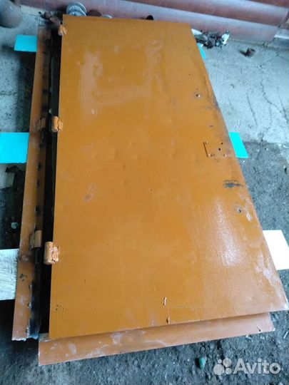 Двери железные б/у