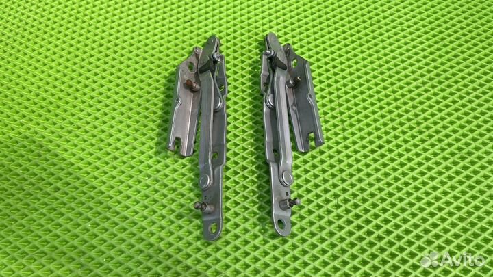 Петля багажника Audi 80 B4