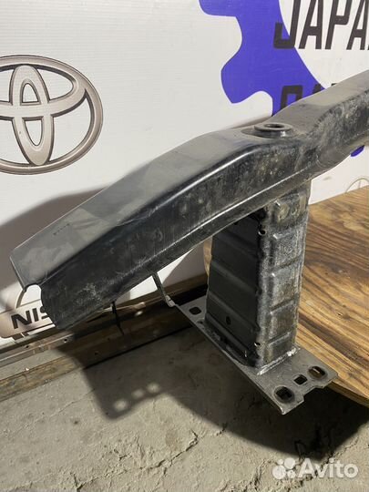 Усилитель переднего бампера BMW E90