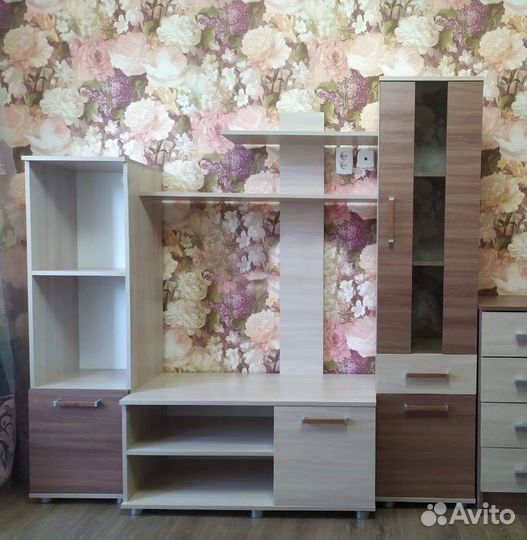 Стенка. Гостиная. В наличии