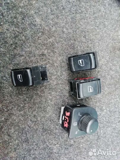 Кнопка стеклоподъёмника VW Passat B5+2000-2004 год