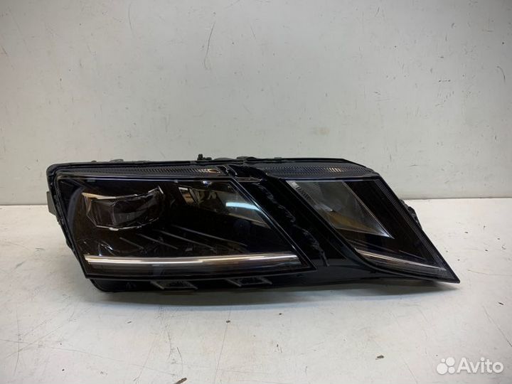 Фара правая Skoda Octavia A7 FL 2017-2020