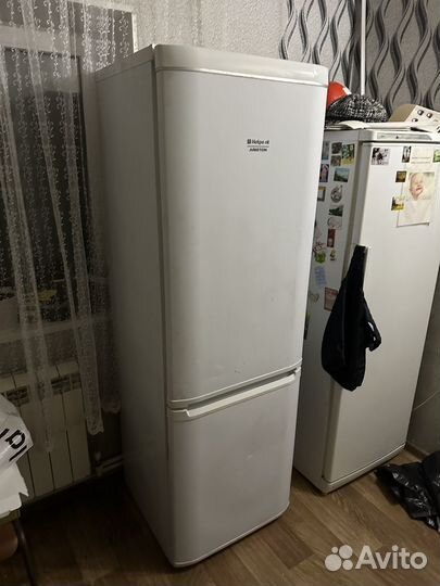Холодильник ariston