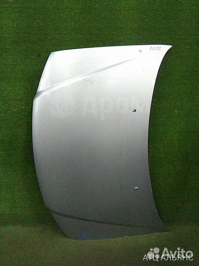 Капот на Nissan Presage