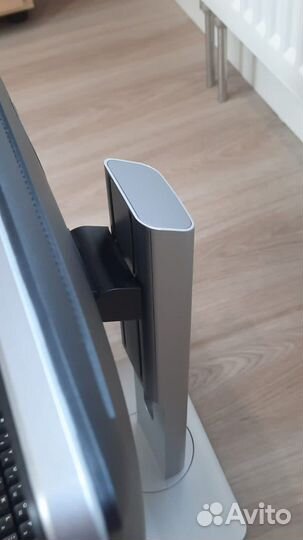 Монитор, клавиатура, док-станция