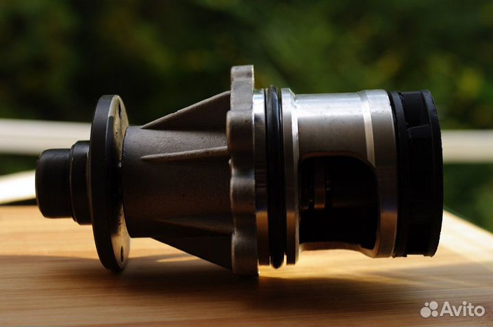 Помпа BMW E36, E34 двиг. M40/M43 1.6-1.8 л. новая