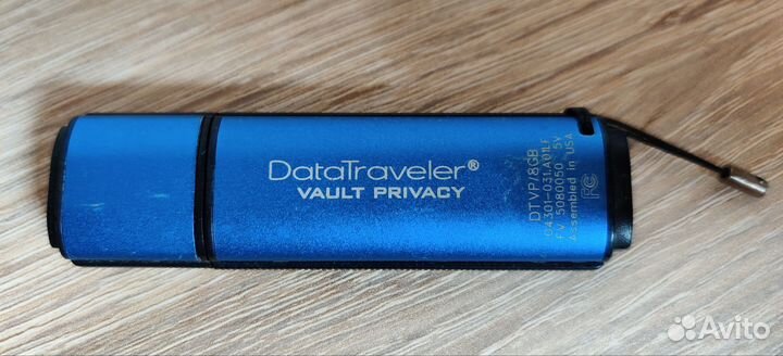 Защищенная флешка Kingston dtvp/8Gb
