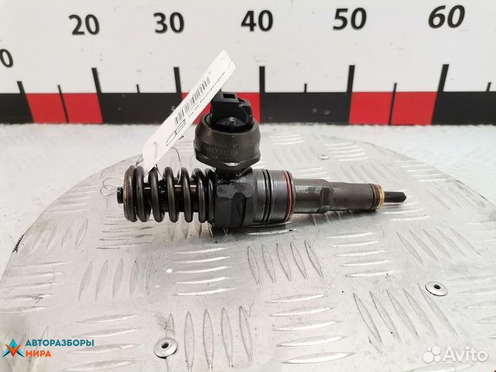 Форсунка Volkswagen Golf 4 2003 038130073AG