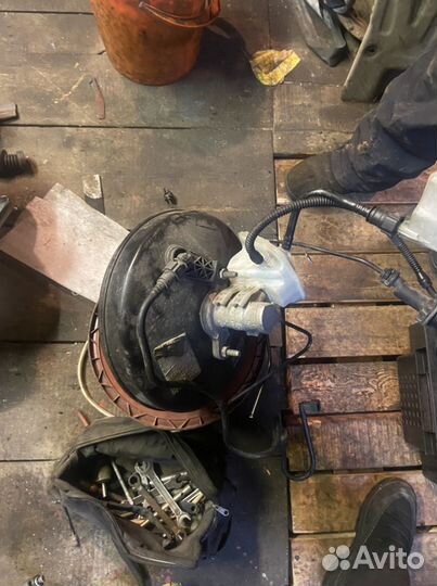 Вакуумник в сборе с гтц Peugeot 308