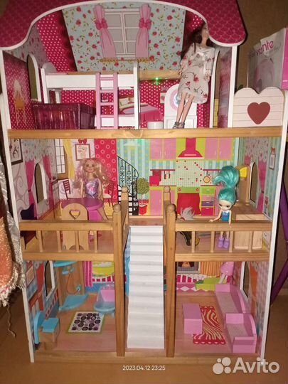 Домик кукольный