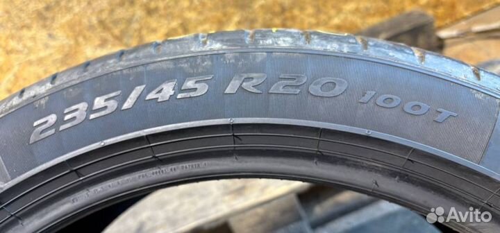 Pirelli P Zero 235/45 R20