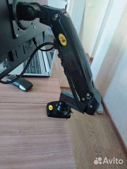 Кронштейн для монитора NB F80 Новый