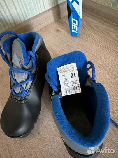 Продам комплект детских лыж