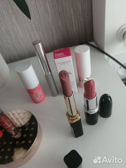 Помады, блески, тинты. Clarins, clinique,mac,yadah