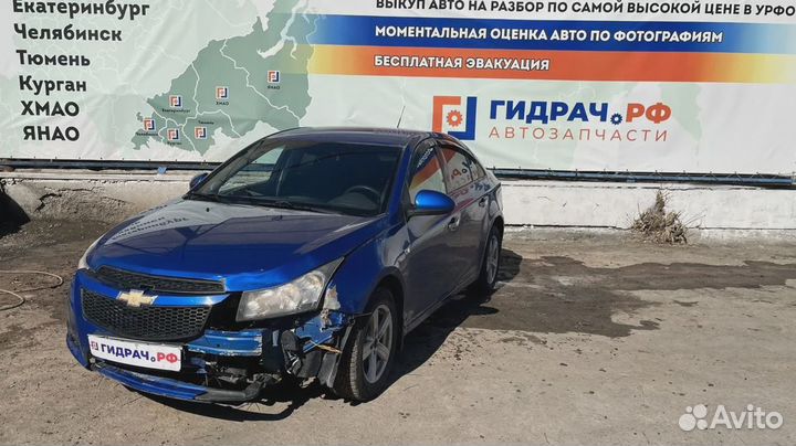 Накладка переднего крыла правого верхняя Chevrolet