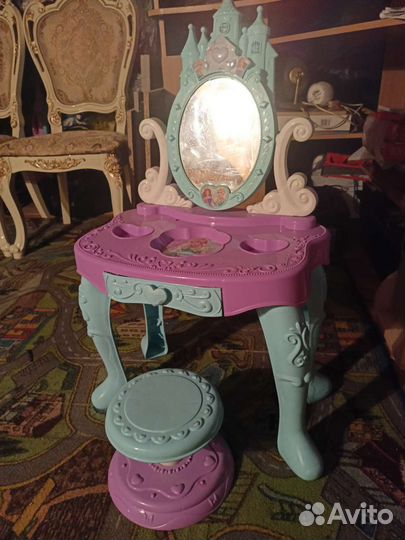 Трюмо с зеркалом детское