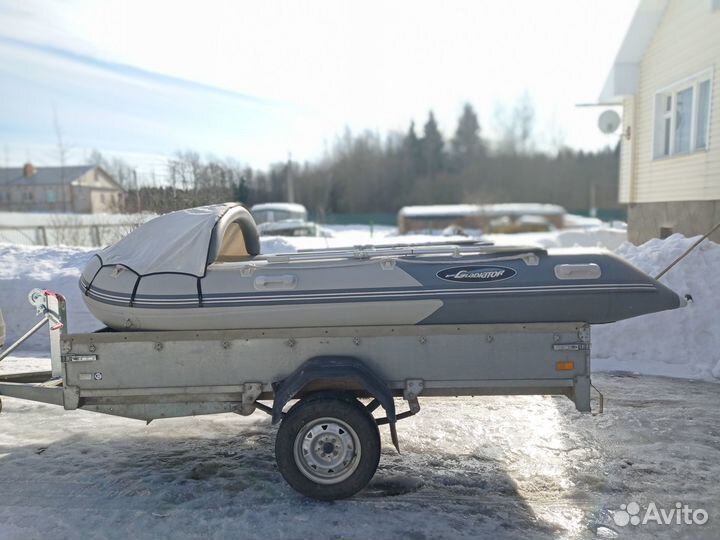 Продается лодка с мотором