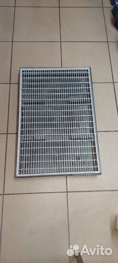 Решетка придверная оцинкованная с поддоном