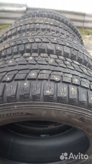 Dunlop SP Winter Ice 01 215/65 R16