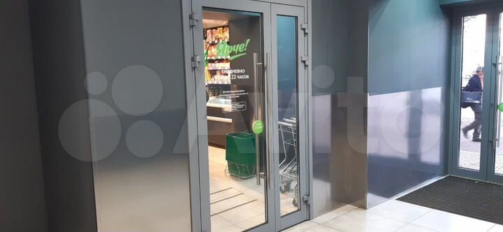 Аренда торговой площади при входе в магазин, 12 м²