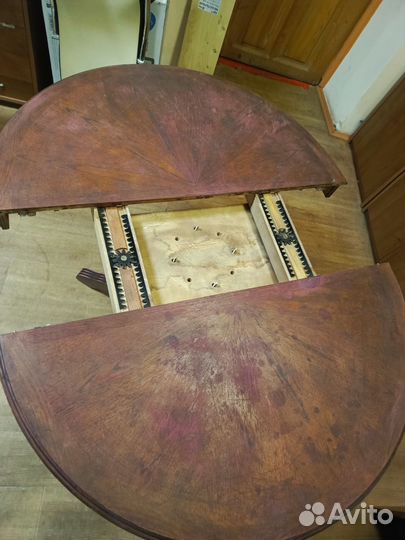 Стол круглый для дачи