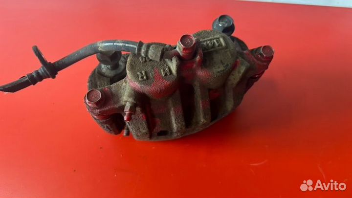 Суппорт передний правый Honda Elysion RR2 2.4 AT