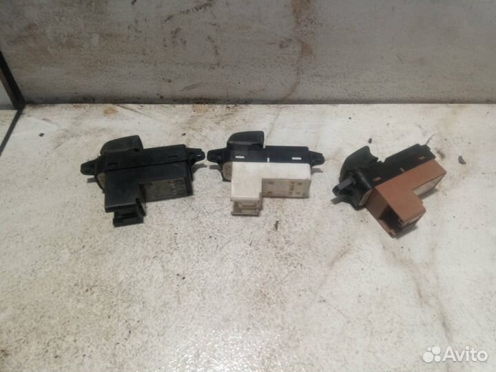 Кнопка стеклоподъемника двери Mazda 6 GG 2005