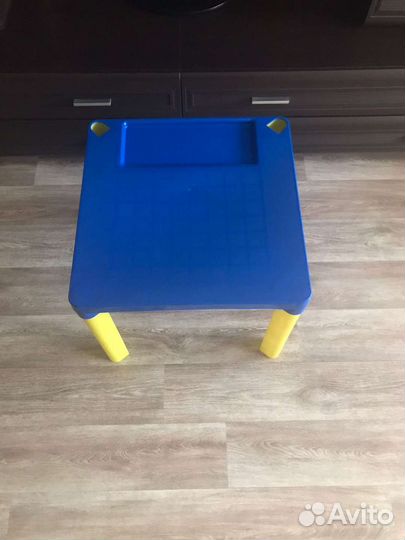 Детский стол