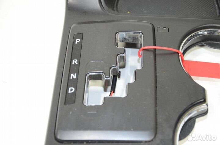 Консоль центральная Kia Sorento XM 2.4 2009