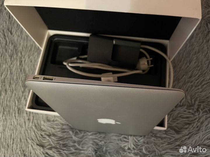 Apple MacBook air 11 2013 в Идеальном сост