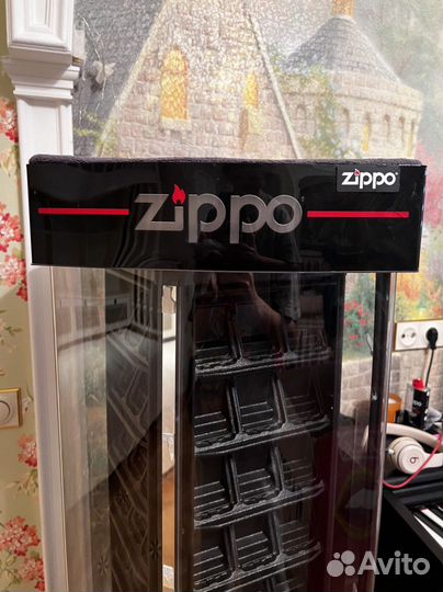 Витрина Zippo с подсветкой