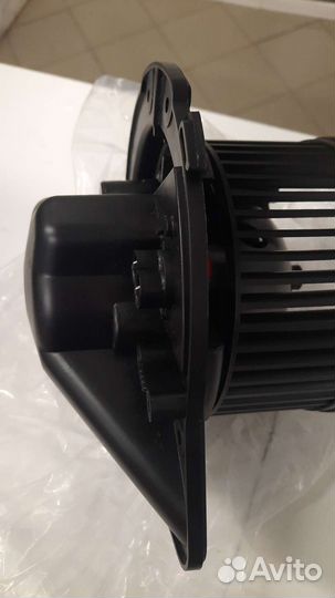 Моторчик печки Audi 80/VW Golf/Jetta/Passat