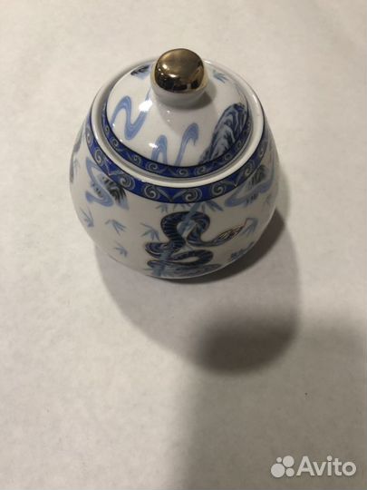 Сервизы, столовые приборы и др. посуда