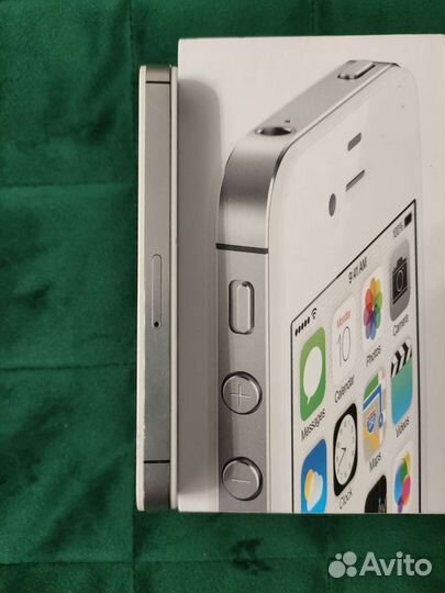Телефон iPhone 4s белый