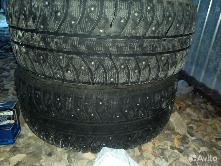 Bridgestone Ice Cruiser 7000 235/55 R18 104T
