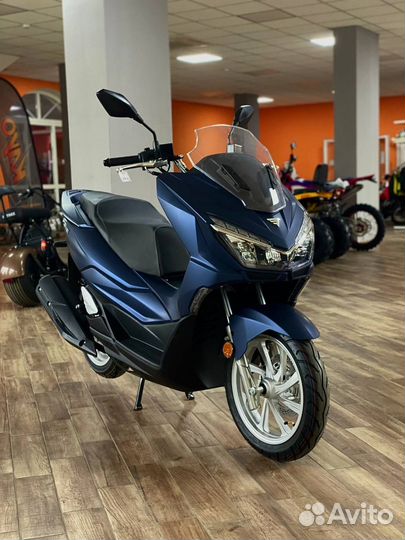 Скутер Vento PCX