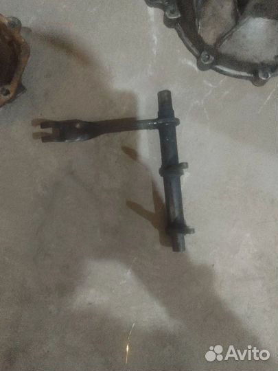 Крышка кпп калина 1