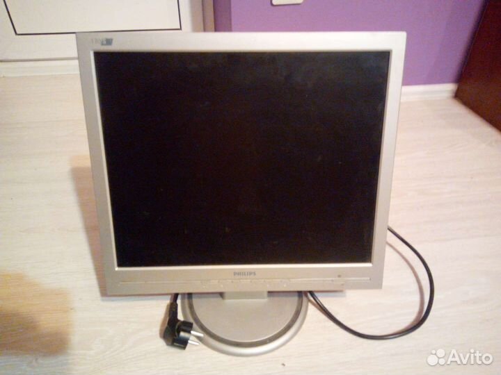 Монитор Philips 17