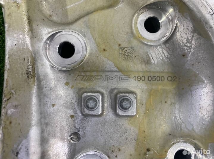 Поворотный кулак передний левый Mercedes-Benz Amg