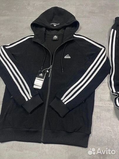 Спортивный костюм adidas